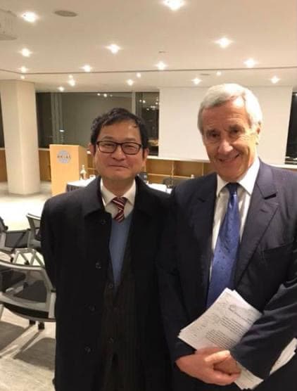 Professor Gaillard with William Leung at HKIAC